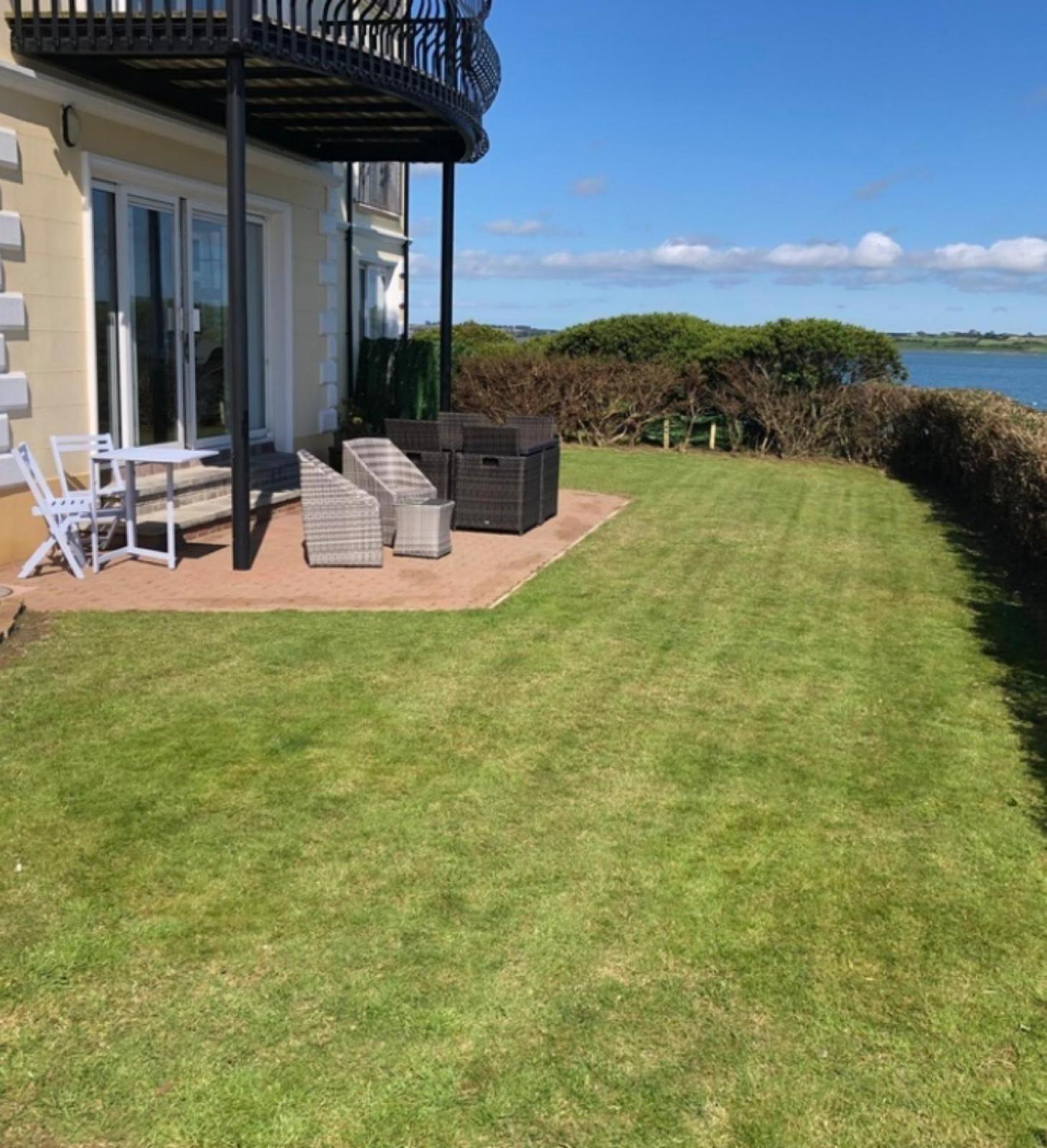 Oyster Bay Holiday Apartment Dundrum Exterior photo
